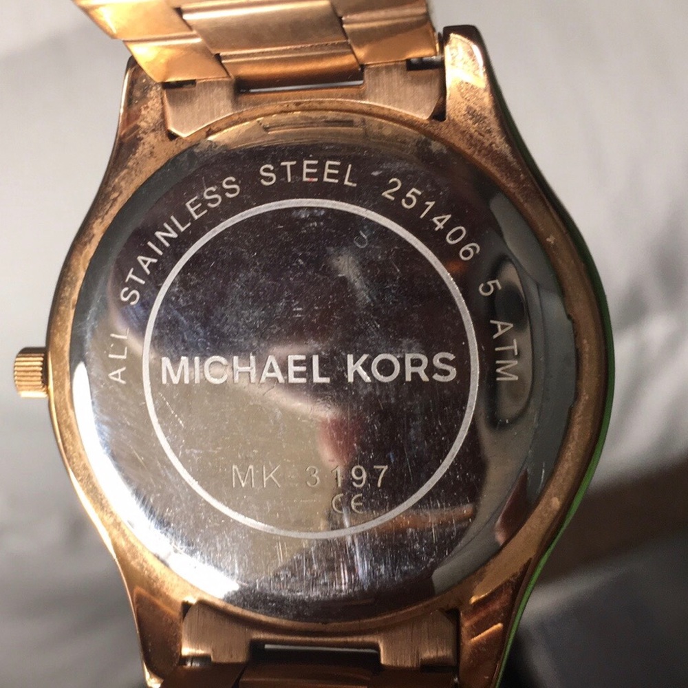 Micheal Kors Women’s Gold Watch + Boxing - Picture 5 of 6